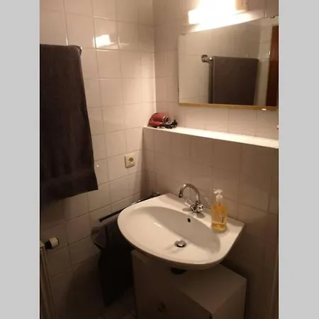 Apartment Center,near Uni And Train Station